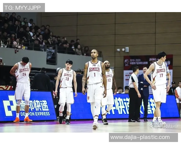 浙江广厦与北京首钢季前赛精彩对决展现篮球魅力与团队精神 浙江广厦与北京首钢季前赛精彩对决展现篮球魅力与团队精神