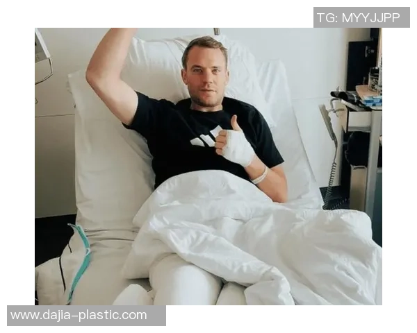 诺伊尔因重伤缺席本赛季拜仁迅速求助德赫亚补位